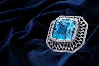 Ювелирный дом Chamovskikh передал в дар Гохрану реплику украшения царской семьи в честь Дня семьи, любви и верности