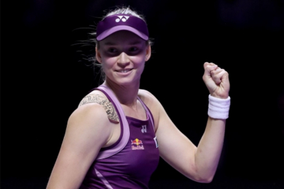 Елена Рыбакина уверенно обыграла Каю Юван в первом круге Australian Open со счётом 2:0