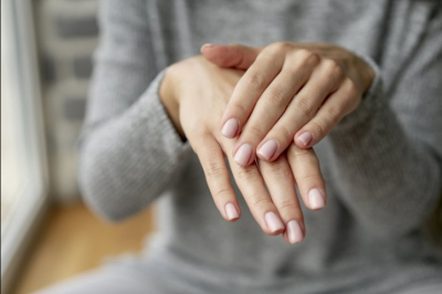 Зимний уход за руками: советы дерматолога для здоровой кожи